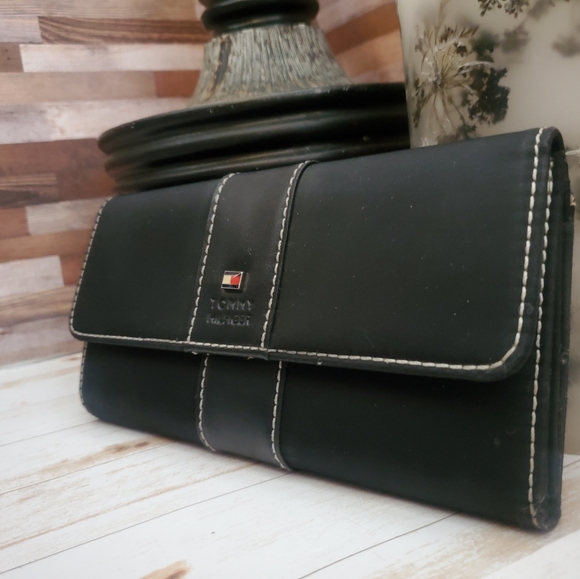 Tommy Hilfiger black leather and canvas wallet - Picture 3 of 6